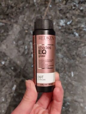 Redken Shades EQ Gloss in 09T Chrome Hair Color